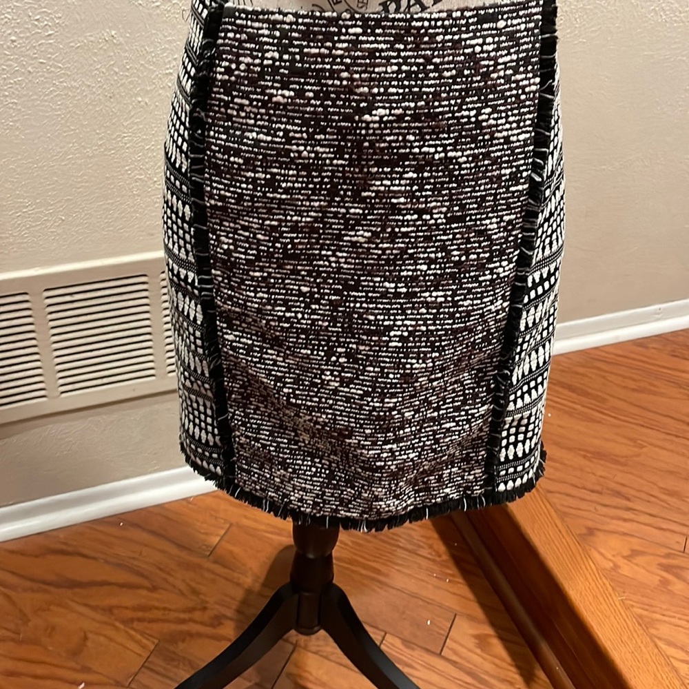Loft size 6 worn once excellent condition